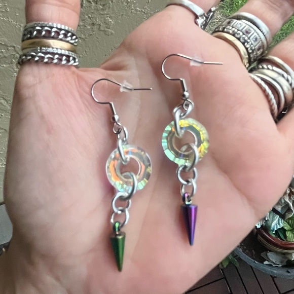 Iridescent rainbow Swarovski circle charms + dangly green purple spikes earrings - Picture 15 of 16